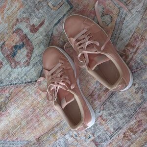 Puma 7.5 soft pink satin platform sneakers